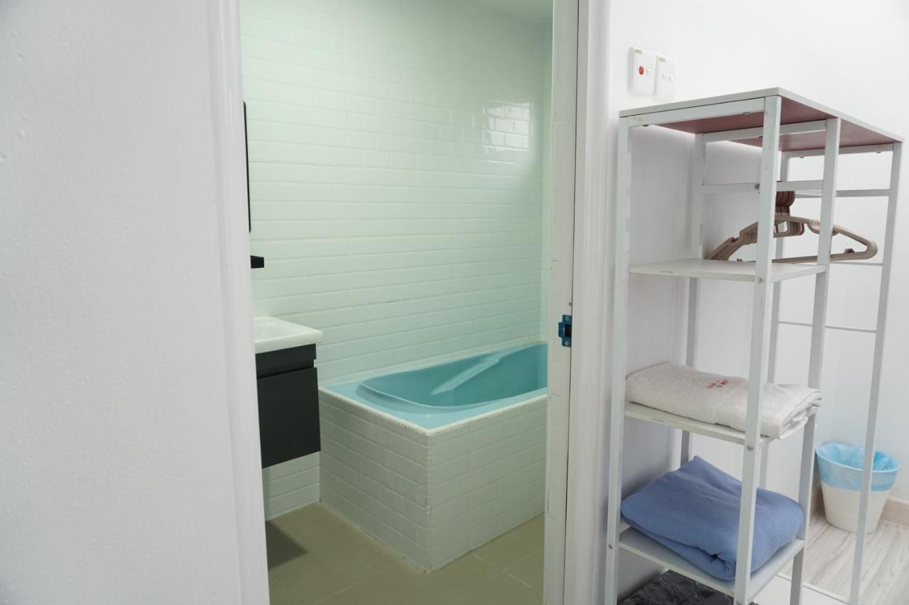 Beit Azzahra Private Pool Villa At Pantai Batu Hitam Куантан Экстерьер фото