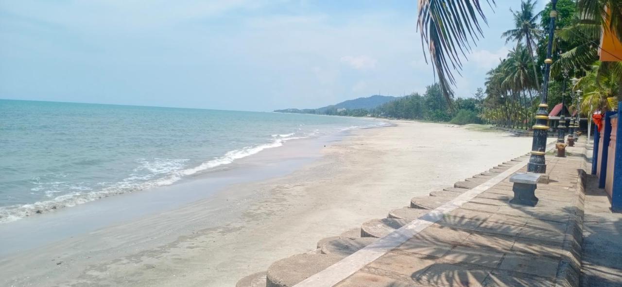 Beit Azzahra Private Pool Villa At Pantai Batu Hitam Куантан Экстерьер фото
